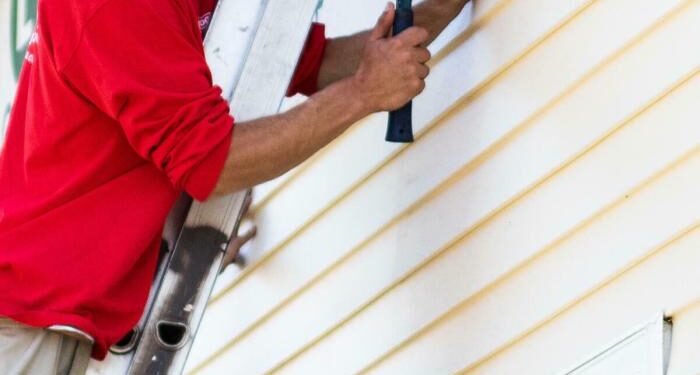 5 Reasons Why You Should Choose a Local Siding Contractor